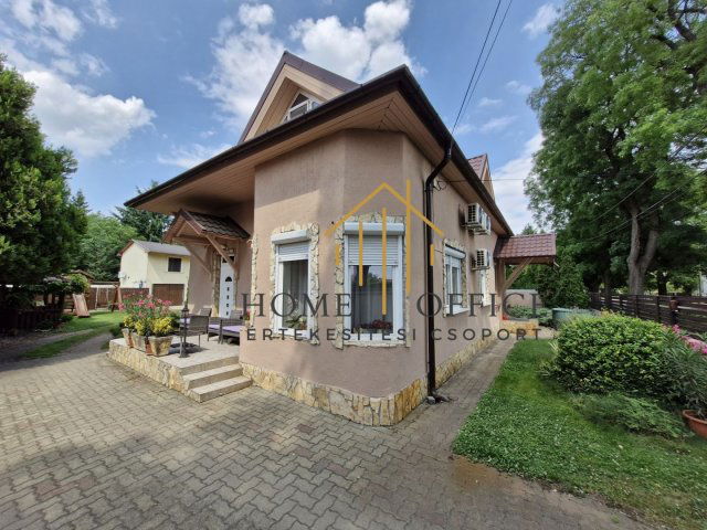 Eladó családi ház, Debrecenben 185 M Ft, 10 szobás