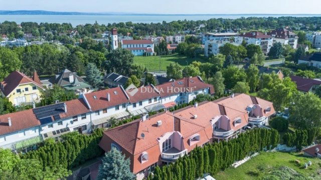 Eladó sorház, Siófokon 159.9 M Ft, 6 szobás