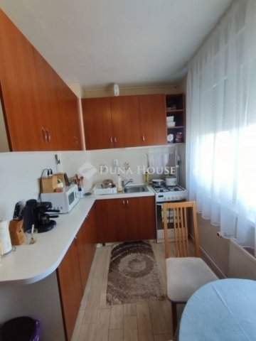 Eladó panellakás, Kecskeméten 42.99 M Ft, 2 szobás