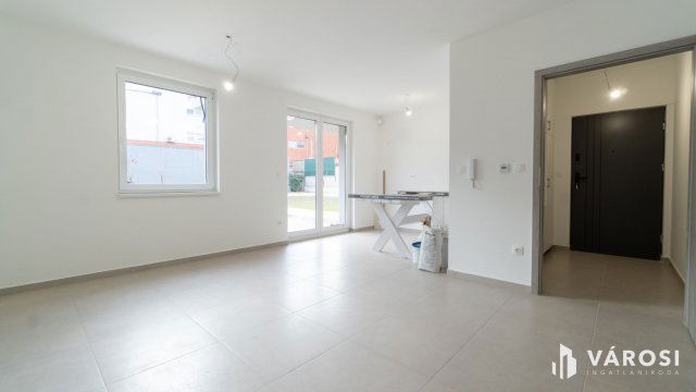 Eladó téglalakás, Siófokon 65 M Ft, 1 szobás