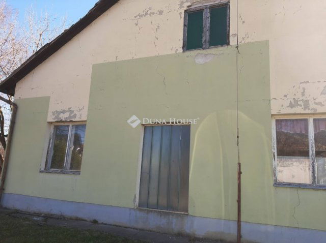 Kiadó üzlethelyiség, Jászjákóhalmán 150 E Ft / hó