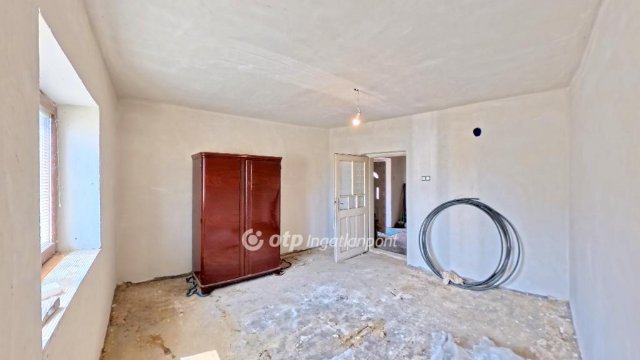 Eladó családi ház, Abádszalókban 25 M Ft, 2 szobás