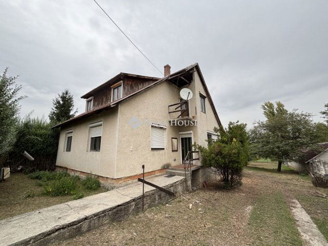 Eladó családi ház, Mányon 70 M Ft, 5 szobás