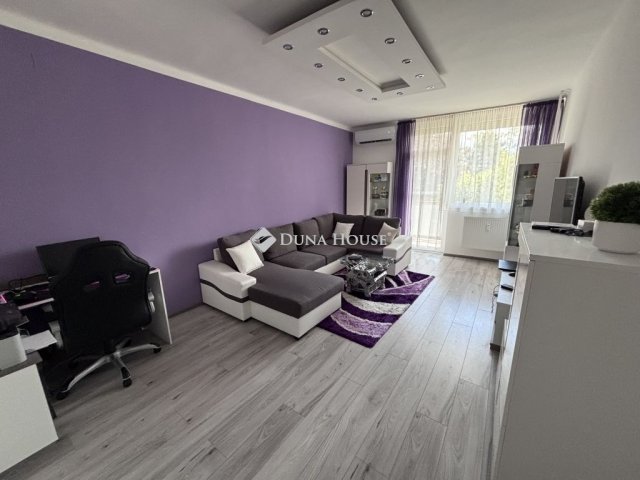Eladó téglalakás, Almásfüzitőn 58 M Ft, 3 szobás