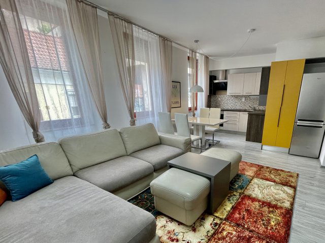 Kiadó téglalakás, albérlet, Pécsett 320 E Ft / hó, 3 szobás