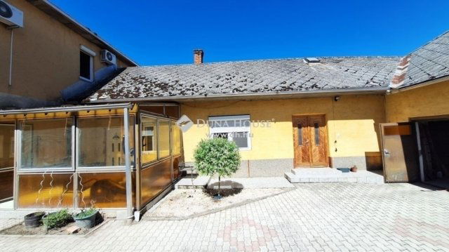 Eladó családi ház, Dabason 74.9 M Ft, 6 szobás