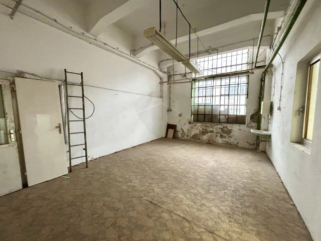 Eladó ipari ingatlan, Budapesten, IX. kerületben 54.5 M Ft