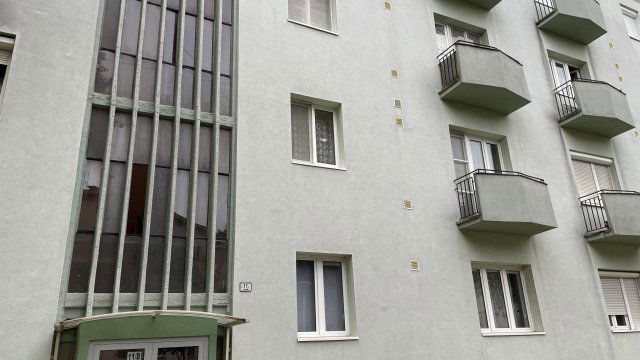 Eladó téglalakás, Győrött 35 M Ft, 1 szobás