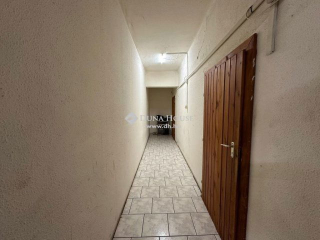 Eladó családi ház, Budapesten, XIV. kerületben 400 M Ft