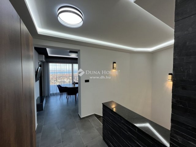 Eladó családi ház, Balatonalmádiban 559 M Ft, 6 szobás