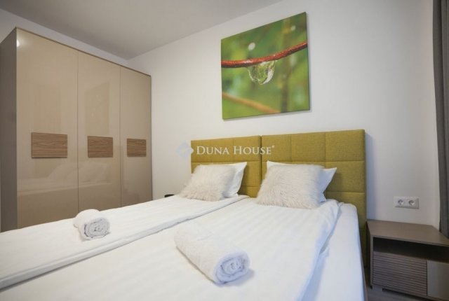 Eladó téglalakás, Budapesten, VIII. kerületben 70.544 M Ft