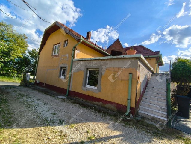 Eladó családi ház, Cserszegtomajon 99.9 M Ft, 13 szobás