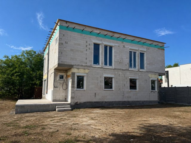 Eladó ikerház, Budapesten, XVIII. kerületben 145 M Ft, 4+1 szobás