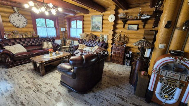Eladó családi ház, Kecskeméten 180 M Ft, 4 szobás