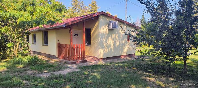 Eladó nyaraló, Szolnokon 24.95 M Ft, 1 szobás