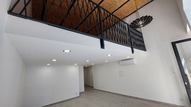 Kiadó üzlethelyiség, Budapesten, VI. kerületben 640 E Ft / hó