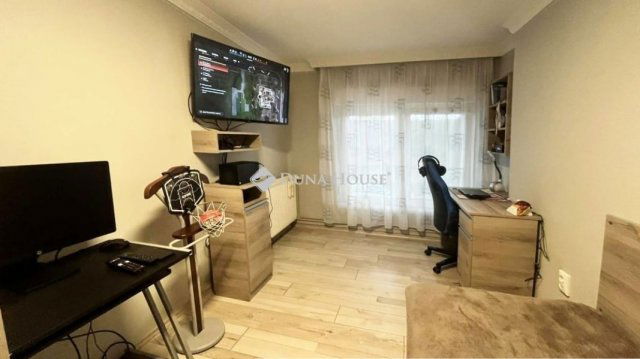 Eladó családi ház, Szombathelyen 74.9 M Ft, 5 szobás