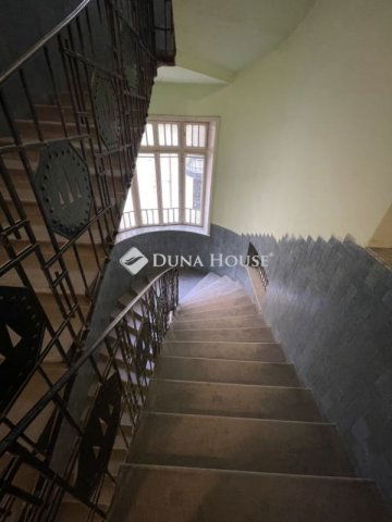 Eladó téglalakás, Budapesten, V. kerületben 125 M Ft, 2 szobás