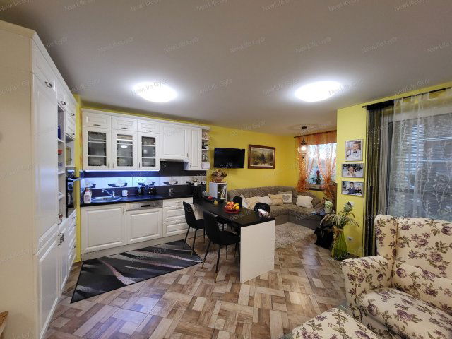 Eladó téglalakás, Győrött 53.9 M Ft, 1 szobás