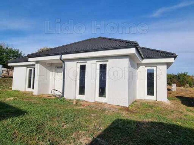 Eladó családi ház, Siófokon 71 M Ft, 3 szobás