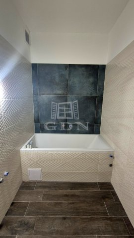 Eladó panellakás, Százhalombattán 62.8 M Ft, 2 szobás