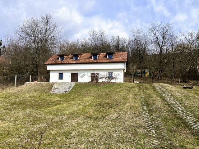 Eladó nyaraló, Piliscséven 56.397 M Ft, 4 szobás