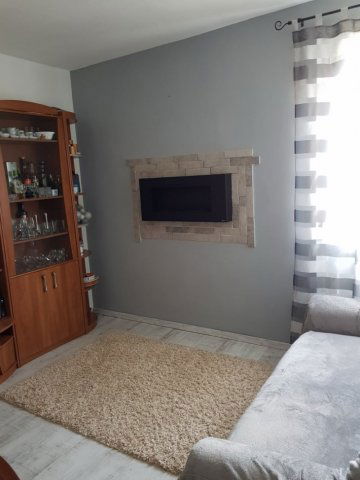 Eladó panellakás, Pécsett 41.5 M Ft, 3 szobás