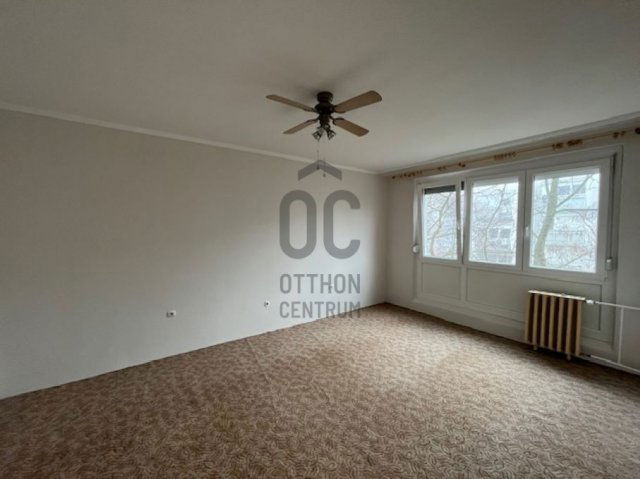 Kiadó panellakás, albérlet, Pakson 130 E Ft / hó, 2 szobás