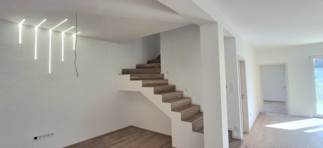 Eladó ikerház, Debrecenben, Óvoda utcában 150 M Ft, 5 szobás
