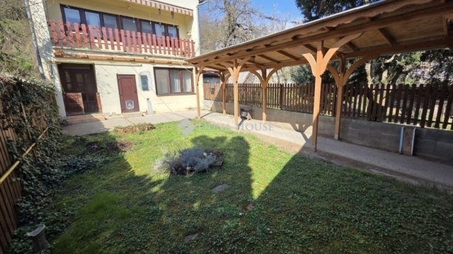Eladó családi ház, Nagymaroson 75 M Ft, 5 szobás