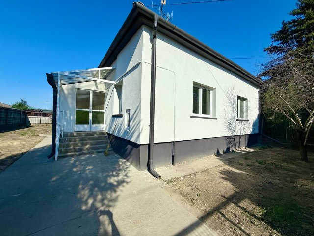 Eladó családi ház, Szegeden 99.9 M Ft, 4 szobás