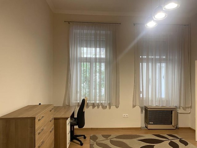 Kiadó téglalakás, albérlet, Budapesten, VI. kerületben
