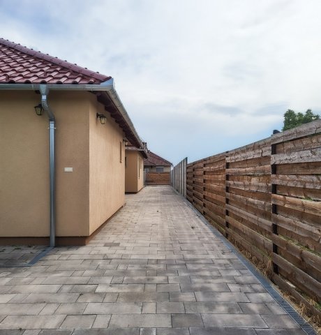 Eladó ikerház, Halásztelken 150 M Ft, 3 szobás
