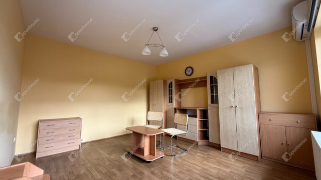 Eladó téglalakás, Sopronban 42.5 M Ft, 2 szobás