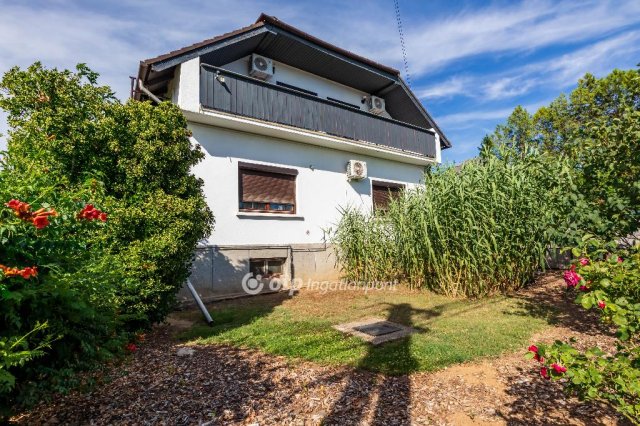 Eladó családi ház, Sümegen 74.99 M Ft, 7+2 szobás