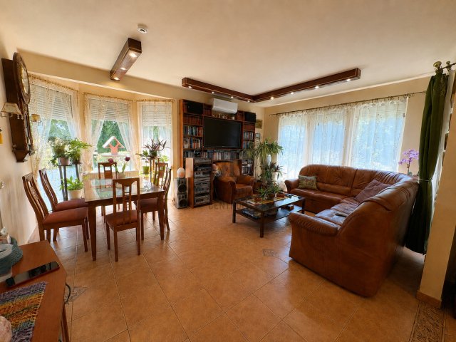 Eladó családi ház, Nagykovácsiban 185 M Ft, 5 szobás