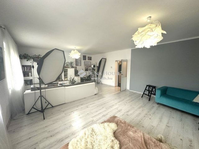 Eladó téglalakás, Kecskeméten 59.9 M Ft, 2 szobás