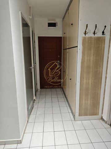 Eladó panellakás, Pécsett 49.9 M Ft, 3 szobás