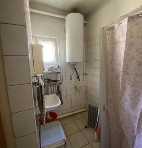 Eladó családi ház, Kisbéren 61.9 M Ft, 8 szobás