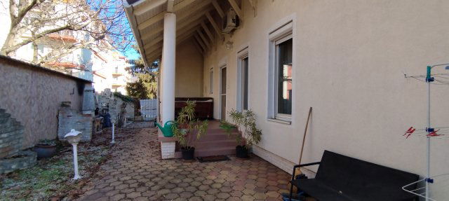 Eladó családi ház, Szegeden 140 M Ft, 4+3 szobás