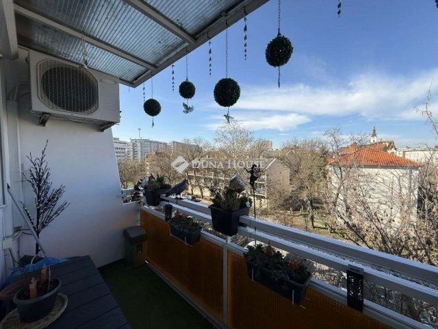 Eladó panellakás, Kecskeméten 58.5 M Ft, 3 szobás