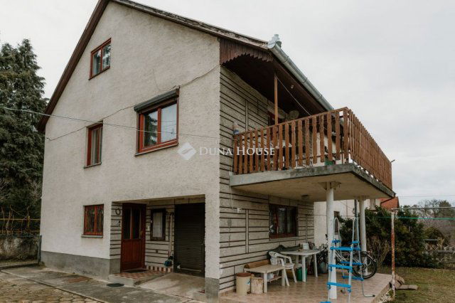 Eladó ikerház, Balatonalmádiban 109.9 M Ft, 6 szobás