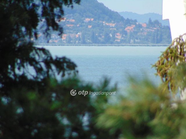 Eladó nyaraló, Balatonfenyvesen 169.5 M Ft, 4 szobás