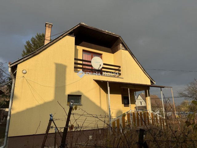 Eladó családi ház, Szigetszentmiklóson 91.9 M Ft, 4 szobás