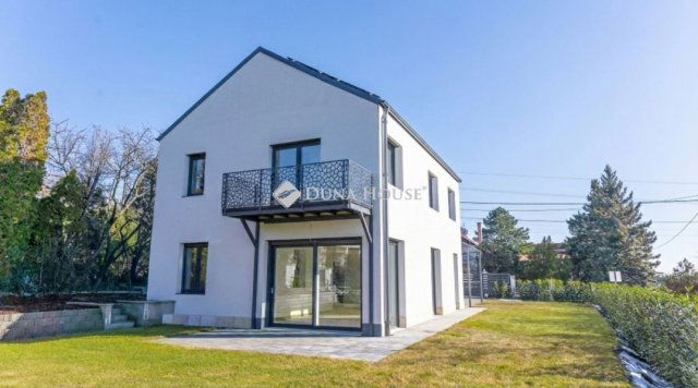 Eladó családi ház, Szentendrén 219.9 M Ft, 5 szobás