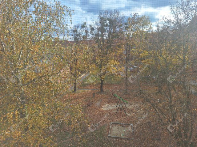 Eladó téglalakás, Ajkán 28.5 M Ft, 1+1 szobás