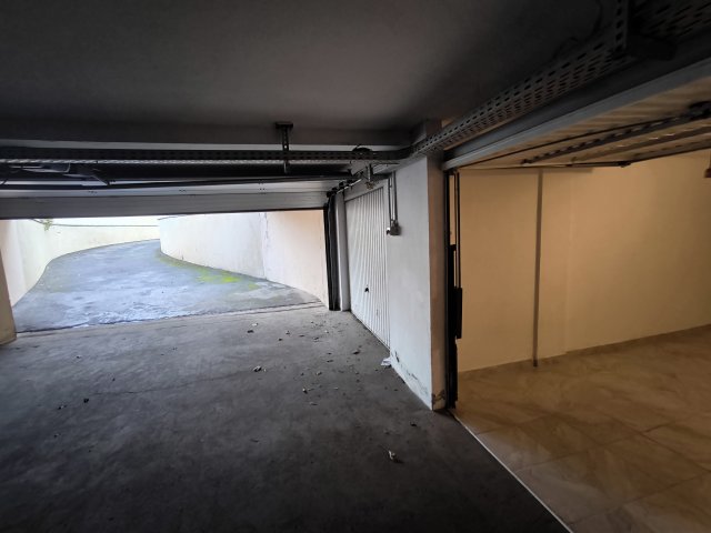 Eladó garázs, Debrecenben, Kígyó utcában 12.9 M Ft