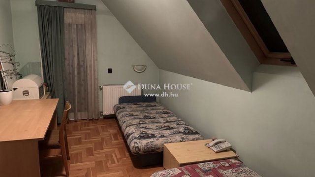 Eladó családi ház, Budapesten, II. kerületben 250 M Ft, 9 szobás