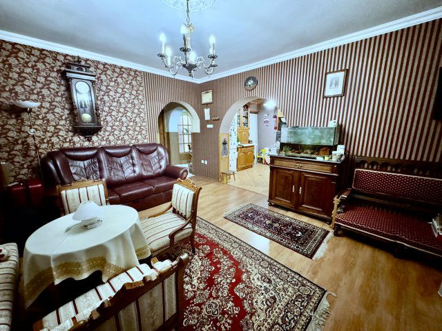 Eladó családi ház, Egerben, Madách Imre utcában 158 M Ft