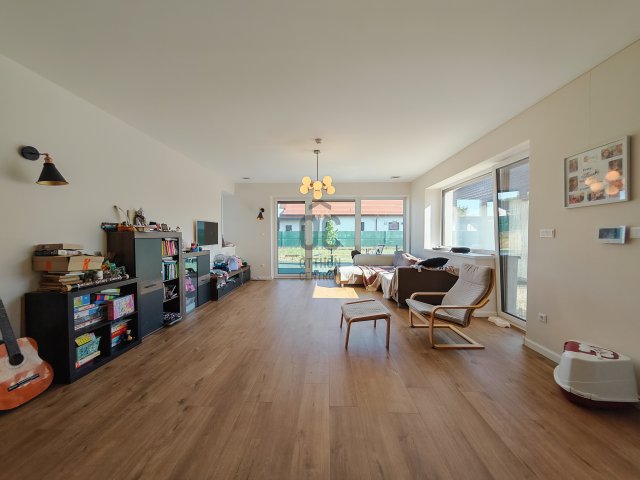 Eladó családi ház, Székesfehérvárott 179 M Ft, 6 szobás